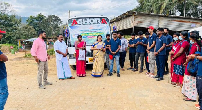നിലക്കലില് ശുചീകരണ പരിപാടി സംഘടിപ്പിച്ചു നിലക്കലില് ശുചീകരണ പരിപാടി സംഘടിപ്പിച്ചു