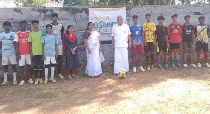 വെച്ചൂച്ചിറയിൽ ഫുട്ബോൾ പരിശീലനം ആരംഭിച്ചു വെച്ചൂച്ചിറയിൽ ഫുട്ബോൾ പരിശീലനം ആരംഭിച്ചു