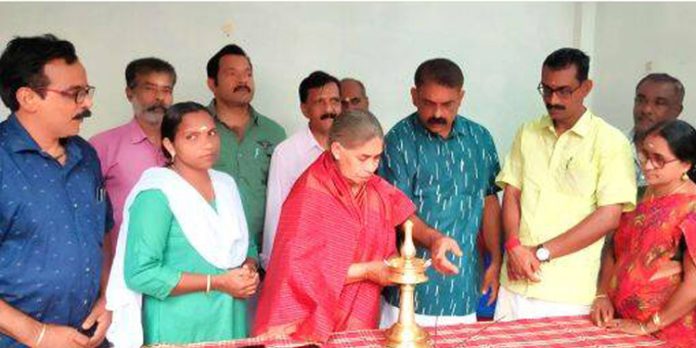 എൻഡിഎ തിരഞ്ഞെടുപ്പ് കമ്മിറ്റി ഓഫീസ് ഉദ്ഘാടനം ചെയ്തു എൻഡിഎ തിരഞ്ഞെടുപ്പ് കമ്മിറ്റി ഓഫീസ് ഉദ്ഘാടനം ചെയ്തു