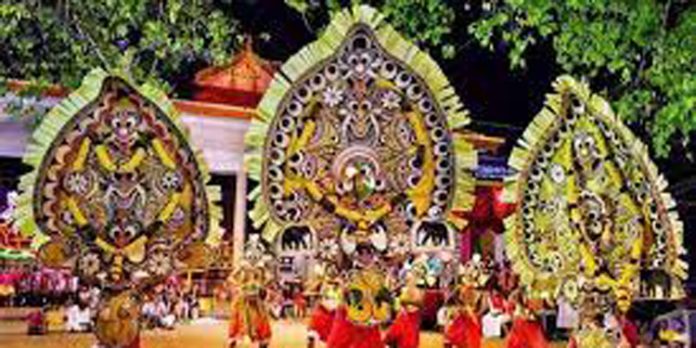 തെള്ളിയൂർക്കാവ് ഭഗവതീക്ഷേത്രത്തിൽ 21-ന് തുടങ്ങുന്ന പടയണി ഉത്സവം തിരുവിതാംകൂർ ദേവസ്വം ബോർഡ് നേരിട്ട് നടത്തും തെള്ളിയൂർക്കാവ് ഭഗവതീക്ഷേത്രത്തിൽ 21-ന് തുടങ്ങുന്ന പടയണി ഉത്സവം തിരുവിതാംകൂർ ദേവസ്വം ബോർഡ് നേരിട്ട് നടത്തും