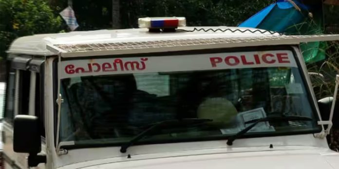കരുവന്നൂരിൽ കാണാതായ മൂന്ന് സ്കൂൾ വിദ്യാർത്ഥികളെ കണ്ടെത്തി കരുവന്നൂരിൽ കാണാതായ മൂന്ന് സ്കൂൾ വിദ്യാർത്ഥികളെ കണ്ടെത്തി