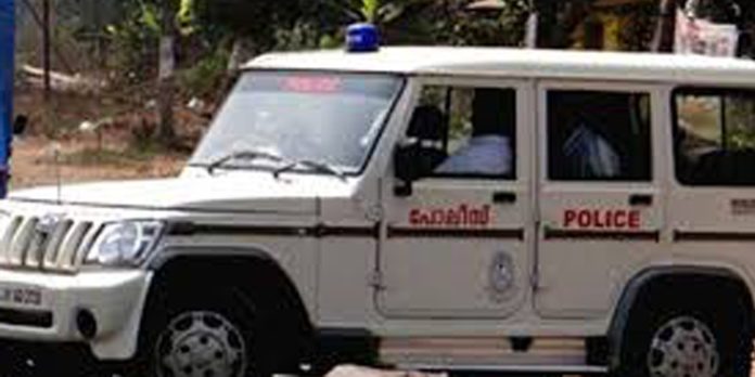 പത്തനംതിട്ടയിൽ ഒന്പതാം ക്ലാസുകാരി സഹപാഠിയില് നിന്ന് ഗര്ഭിണിയായെന്ന് പരാതി ; 14കാരൻ കസ്റ്റഡിയിൽ പത്തനംതിട്ടയിൽ ഒന്പതാം ക്ലാസുകാരി സഹപാഠിയില് നിന്ന് ഗര്ഭിണിയായെന്ന് പരാതി ; 14കാരൻ കസ്റ്റഡിയിൽ