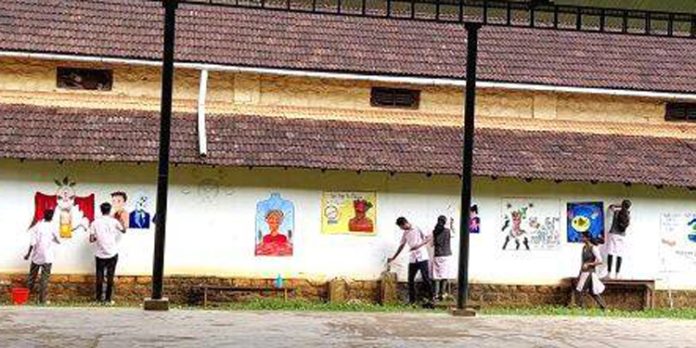 ലഹരിക്കെതിരെ ചുമർചിത്രവുമായി സീതത്തോട് കെആര്പിഎച്ച്എസ്എസിലെ സ്റ്റുഡന്റ് പോലീസ് കേഡറ്റ് ലഹരിക്കെതിരെ ചുമർചിത്രവുമായി സീതത്തോട് കെആര്പിഎച്ച്എസ്എസിലെ സ്റ്റുഡന്റ് പോലീസ് കേഡറ്റ്