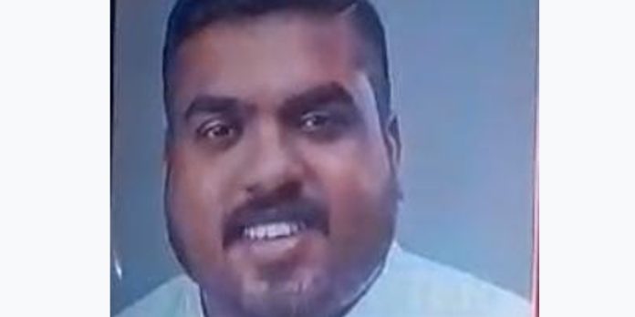 ആരോഗ്യവകുപ്പിന്റെ പേരിൽ വ്യാജ നിയമന ഉത്തരവ് നൽകി പണം തട്ടി ; യൂത്ത് കോണ്ഗ്രസ് നേതാവ് കസ്റ്റഡിയിൽ ആരോഗ്യവകുപ്പിന്റെ പേരിൽ വ്യാജ നിയമന ഉത്തരവ് നൽകി പണം തട്ടി ; യൂത്ത് കോണ്ഗ്രസ് നേതാവ് കസ്റ്റഡിയിൽ