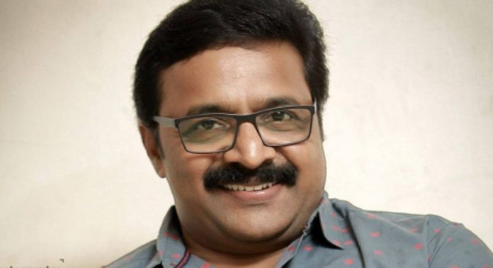 കുടിശിക പ്രശ്നം പരിഹരിച്ചു ; രഞ്ജി പണിക്കരുടെ വിലക്ക് നീക്കി ഫിയോക് കുടിശിക പ്രശ്നം പരിഹരിച്ചു ; രഞ്ജി പണിക്കരുടെ വിലക്ക് നീക്കി ഫിയോക്