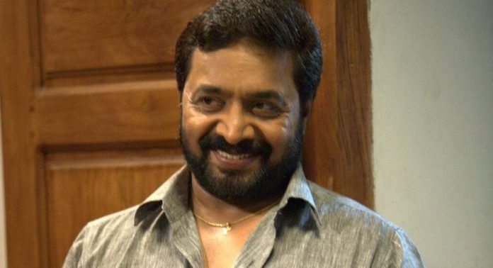 രണ്ജി പണിക്കർക്ക് വീണ്ടും വിലക്ക് ഏർപ്പെടുത്തി ഫിയോക് രണ്ജി പണിക്കർക്ക് വീണ്ടും വിലക്ക് ഏർപ്പെടുത്തി ഫിയോക്