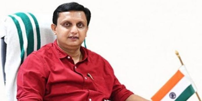 പ്രതിപക്ഷ നേതാവ് വിഡി സതീശനെതിരെ പരിഹാസവുമായി മന്ത്രി മുഹമ്മദ് റിയാസ് പ്രതിപക്ഷ നേതാവ് വിഡി സതീശനെതിരെ പരിഹാസവുമായി മന്ത്രി മുഹമ്മദ് റിയാസ്