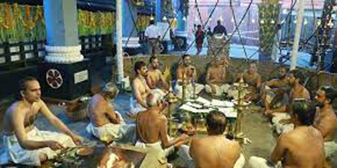 തൃപ്പക്കുടം മഹാദേവക്ഷേത്രത്തിലെ മഹാരുദ്രയജ്ഞം ഞായറാഴ്ച സമാപിക്കും തൃപ്പക്കുടം മഹാദേവക്ഷേത്രത്തിലെ മഹാരുദ്രയജ്ഞം ഞായറാഴ്ച സമാപിക്കും