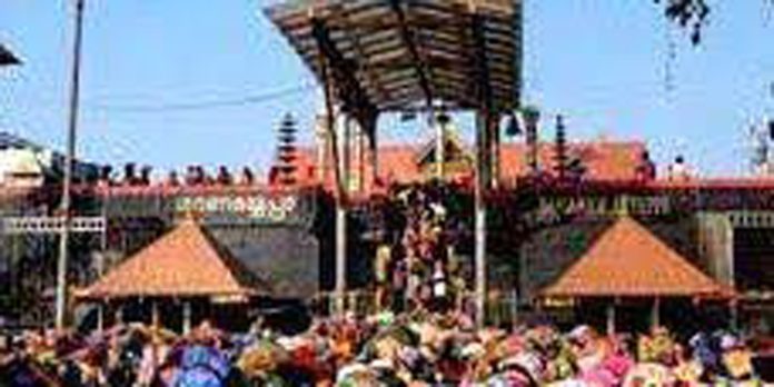ശബരിമലയില് പതിനെട്ടാം പടിക്ക് സമീപത്തെ കല്ത്തൂണുകള് നീക്കം ചെയ്യണമെന്ന് പോലീസ് ശബരിമലയില് പതിനെട്ടാം പടിക്ക് സമീപത്തെ കല്ത്തൂണുകള് നീക്കം ചെയ്യണമെന്ന് പോലീസ്