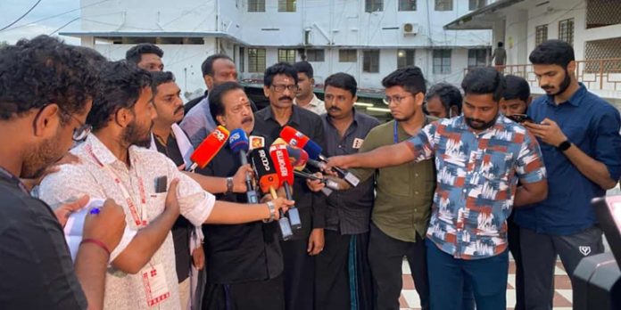 സംഘപരിവാർ സംഘടനകള് സമരരംഗത്തില്ലാത്തത് ബിജെപി – സിപിഎം രാഷ്ട്രീയ അന്തർദാരയുടെ തെളിവ് : രമേശ് ചെന്നിത്തല സംഘപരിവാർ സംഘടനകള് സമരരംഗത്തില്ലാത്തത് ബിജെപി – സിപിഎം രാഷ്ട്രീയ അന്തർദാരയുടെ തെളിവ് : രമേശ് ചെന്നിത്തല