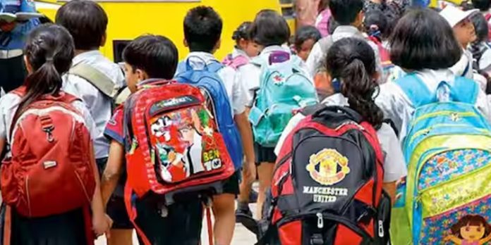 ലക്ഷദ്വീപിൽ ഇനി മലയാള പഠനമില്ല ; അടുത്ത അധ്യയന വർഷം മുതൽ സിബിഎസ്ഇ സിലബസിലേക്ക് മാറ്റം ലക്ഷദ്വീപിൽ ഇനി മലയാള പഠനമില്ല ; അടുത്ത അധ്യയന വർഷം മുതൽ സിബിഎസ്ഇ സിലബസിലേക്ക് മാറ്റം