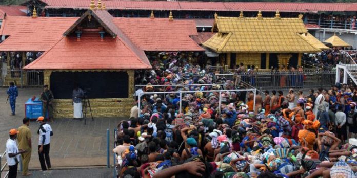 മണ്ഡലപൂജ ; ശബരിമലയിലെ തിരക്ക് നിയന്ത്രിക്കാൻ പോലീസ് മുന്നൊരുക്കങ്ങൾ ആരംഭിച്ചു മണ്ഡലപൂജ ; ശബരിമലയിലെ തിരക്ക് നിയന്ത്രിക്കാൻ പോലീസ് മുന്നൊരുക്കങ്ങൾ ആരംഭിച്ചു