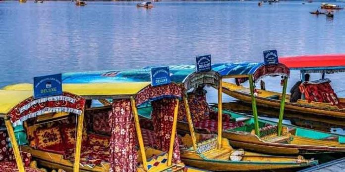 കാശ്മീർ ടൂറിസം : കൂടുതൽ ഇടങ്ങൾ സഞ്ചാരികള്ക്കായി തുറക്കുന്നു കാശ്മീർ ടൂറിസം : കൂടുതൽ ഇടങ്ങൾ സഞ്ചാരികള്ക്കായി തുറക്കുന്നു
