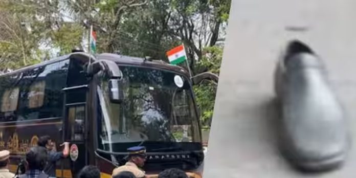 നവകേരള ബസിനെതിരായ ഷൂവേറ് ; കെഎസ്യു പ്രവർത്തകർക്കെതിരെ വധശ്രമത്തിന് കേസ് നവകേരള ബസിനെതിരായ ഷൂവേറ് ; കെഎസ്യു പ്രവർത്തകർക്കെതിരെ വധശ്രമത്തിന് കേസ്