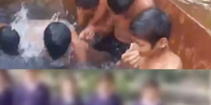 രാവിലെ കുളിക്കാത്തതിന്റെ ശിക്ഷ ; സ്കൂൾ വിദ്യാർത്ഥികളെ തുറന്ന സ്ഥലത്ത് കുളിപ്പിച്ച് പ്രിൻസിപ്പൽ രാവിലെ കുളിക്കാത്തതിന്റെ ശിക്ഷ ; സ്കൂൾ വിദ്യാർത്ഥികളെ തുറന്ന സ്ഥലത്ത് കുളിപ്പിച്ച് പ്രിൻസിപ്പൽ