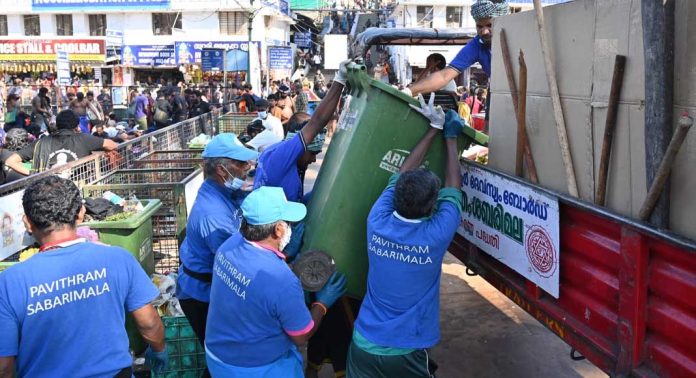 ശബരിമലയെ മാലിന്യമുക്തമാക്കാൻ പവിത്രം ശബരിമല ശബരിമലയെ മാലിന്യമുക്തമാക്കാൻ പവിത്രം ശബരിമല