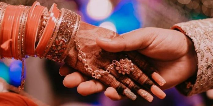എല്ലാവരെയും ഒരുപോലെ പരിഗണിക്കുകയാണെങ്കിൽ മുസ്ലിം പുരുഷന് ഒന്നിലധികം വിവാഹം കഴിക്കാമെന്ന് അലഹബാദ് ഹൈകോടതി എല്ലാവരെയും ഒരുപോലെ പരിഗണിക്കുകയാണെങ്കിൽ മുസ്ലിം പുരുഷന് ഒന്നിലധികം വിവാഹം കഴിക്കാമെന്ന് അലഹബാദ് ഹൈകോടതി