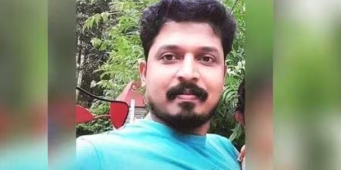 പോലീസ് കസ്റ്റഡിയിൽ ആത്മഹത്യ : മകളെ കൊന്ന കേസിലെ പ്രതി ട്രെയിനിൽ നിന്നും ചാടി മരിച്ചു പോലീസ് കസ്റ്റഡിയിൽ ആത്മഹത്യ : മകളെ കൊന്ന കേസിലെ പ്രതി ട്രെയിനിൽ നിന്നും ചാടി മരിച്ചു