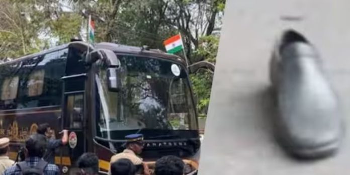 മുഖ്യമന്ത്രിക്ക് നേരെ ഷൂ ഏറ് ; പ്രതിയെ ഐഎഫ്എഫ്കെ വേദിയിൽ തടഞ്ഞ് ഡിവൈഎഫ്ഐ മുഖ്യമന്ത്രിക്ക് നേരെ ഷൂ ഏറ് ; പ്രതിയെ ഐഎഫ്എഫ്കെ വേദിയിൽ തടഞ്ഞ് ഡിവൈഎഫ്ഐ
