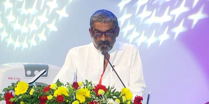 ഐഎഫ്എഫ്കെ സമാപന വേദി ; രഞ്ജിത്തിന്റെ പ്രസംഗത്തിനിടെ പ്രതിഷേധം ഐഎഫ്എഫ്കെ സമാപന വേദി ; രഞ്ജിത്തിന്റെ പ്രസംഗത്തിനിടെ പ്രതിഷേധം