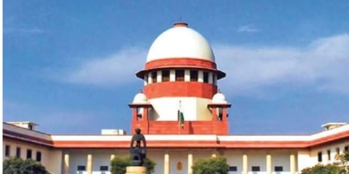 തമിഴ്നാട്ടില് ഗവര്ണര് – സര്ക്കാര് തര്ക്കം : പരിഹരിക്കാന് സമവായ സാധ്യതകള് തേടി സുപ്രീം കോടതി തമിഴ്നാട്ടില് ഗവര്ണര് – സര്ക്കാര് തര്ക്കം : പരിഹരിക്കാന് സമവായ സാധ്യതകള് തേടി സുപ്രീം കോടതി