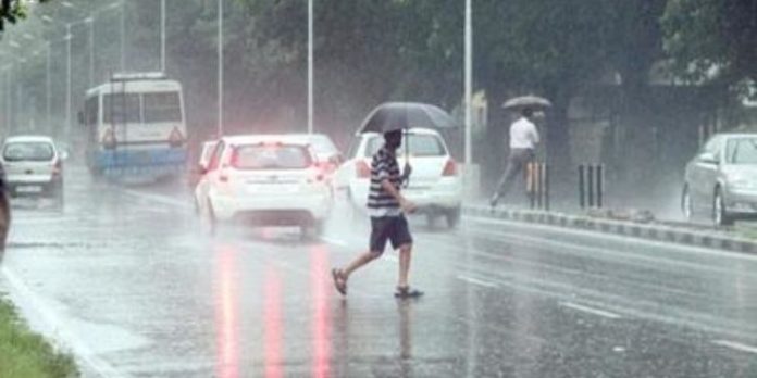മഴ മുന്നറിയിപ്പില് മാറ്റം : സംസ്ഥാനത്ത് രണ്ടു ജില്ലകളില് തീവ്രമഴയ്ക്ക് സാധ്യത ; കടലാക്രമണത്തിന് സാധ്യത മഴ മുന്നറിയിപ്പില് മാറ്റം : സംസ്ഥാനത്ത് രണ്ടു ജില്ലകളില് തീവ്രമഴയ്ക്ക് സാധ്യത ; കടലാക്രമണത്തിന് സാധ്യത