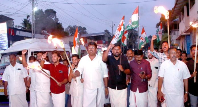 യൂത്ത് കോൺഗ്രസ് മൈലപ്ര മണ്ഡലം കമ്മിറ്റിയുടെ നേതൃത്വത്തിൽ സമരജ്വാല സംഘടിപ്പിച്ചു യൂത്ത് കോൺഗ്രസ് മൈലപ്ര മണ്ഡലം കമ്മിറ്റിയുടെ നേതൃത്വത്തിൽ സമരജ്വാല സംഘടിപ്പിച്ചു