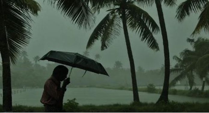 വീണ്ടും ചക്രവാതച്ചുഴി ; സംസ്ഥാനത്ത് ശക്തമായ മഴയ്ക്ക് സാധ്യത , ഏഴ് ജില്ലകളിൽ യെല്ലോ അലർട്ട് വീണ്ടും ചക്രവാതച്ചുഴി ; സംസ്ഥാനത്ത് ശക്തമായ മഴയ്ക്ക് സാധ്യത , ഏഴ് ജില്ലകളിൽ യെല്ലോ അലർട്ട്
