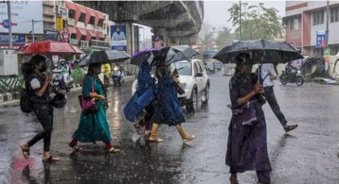 ചക്രവാതച്ചുഴി ദുർബലമായി ; കേരളത്തിലെ മഴ സാധ്യത കുറഞ്ഞു, പുതിയ കാലാവസ്ഥ പ്രവചനം അറിയാം ചക്രവാതച്ചുഴി ദുർബലമായി ; കേരളത്തിലെ മഴ സാധ്യത കുറഞ്ഞു, പുതിയ കാലാവസ്ഥ പ്രവചനം അറിയാം