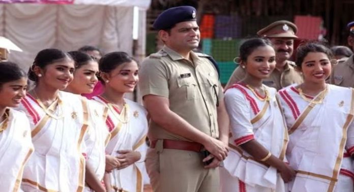 സംസ്ഥാന സ്കൂള് കലോത്സവം രണ്ടാം ദിനം ; പോയിന്റ് നിലയില് തൃശ്ശൂരും കോഴിക്കോടും ഒപ്പത്തിനൊപ്പം സംസ്ഥാന സ്കൂള് കലോത്സവം രണ്ടാം ദിനം ; പോയിന്റ് നിലയില് തൃശ്ശൂരും കോഴിക്കോടും ഒപ്പത്തിനൊപ്പം