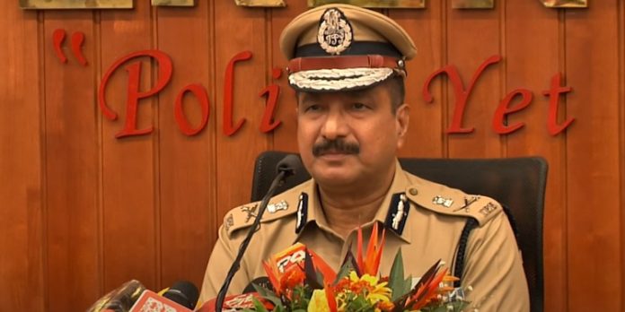രഞ്ജിത്ത് ശ്രീനിവാസൻ വധക്കേസ് വിധി ; അന്വേഷിച്ച പോലീസുകാര്ക്ക് സമ്മാനം പ്രഖ്യാപിച്ച് പോലീസ് മേധാവി രഞ്ജിത്ത് ശ്രീനിവാസൻ വധക്കേസ് വിധി ; അന്വേഷിച്ച പോലീസുകാര്ക്ക് സമ്മാനം പ്രഖ്യാപിച്ച് പോലീസ് മേധാവി