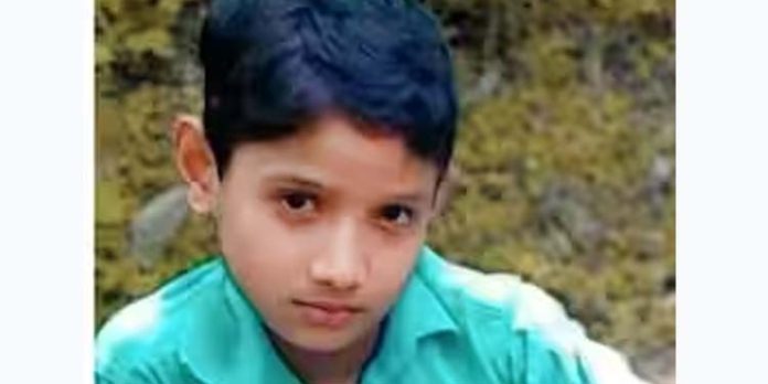 11 വയസുകാരൻ വീടിനുള്ളിൽ മരിച്ച നിലയിൽ 11 വയസുകാരൻ വീടിനുള്ളിൽ മരിച്ച നിലയിൽ