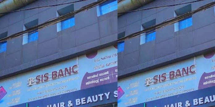കോഴിക്കോട് ധനകാര്യ സ്ഥാപനത്തിന്റെ മറവിൽ കോടികളുടെ തട്ടിപ്പ് ; ഇരയായവർ നിരവധി കോഴിക്കോട് ധനകാര്യ സ്ഥാപനത്തിന്റെ മറവിൽ കോടികളുടെ തട്ടിപ്പ് ; ഇരയായവർ നിരവധി