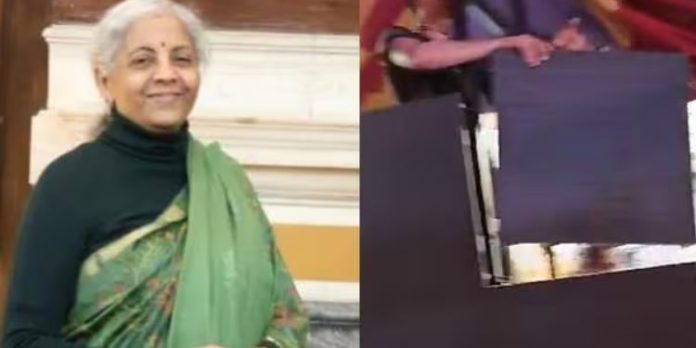 പ്രാണപ്രതിഷ്ഠ ചടങ്ങ് : എല്ഇഡി സ്ക്രീനുകള് തമിഴ്നാട് പോലീസ് എടുത്തുമാറ്റി, ദൃശ്യങ്ങള് പങ്കുവെച്ച് നിര്മല സീതാരാമന് പ്രാണപ്രതിഷ്ഠ ചടങ്ങ് : എല്ഇഡി സ്ക്രീനുകള് തമിഴ്നാട് പോലീസ് എടുത്തുമാറ്റി, ദൃശ്യങ്ങള് പങ്കുവെച്ച് നിര്മല സീതാരാമന്