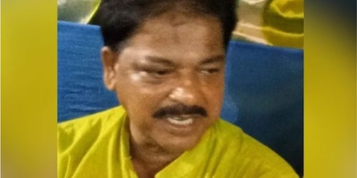 ബംഗാളില് തൃണമൂല് കോണ്ഗ്രസ് നേതാവിനെ വെടിവെച്ചുകൊന്നു ബംഗാളില് തൃണമൂല് കോണ്ഗ്രസ് നേതാവിനെ വെടിവെച്ചുകൊന്നു