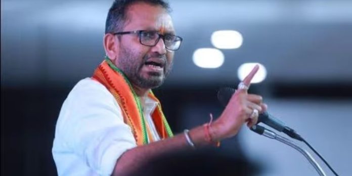 സിപിഎം പാർട്ടിഗ്രാമങ്ങളിൽ മതഭീകരർ വളരുന്നു : കെ.സുരേന്ദ്രൻ സിപിഎം പാർട്ടിഗ്രാമങ്ങളിൽ മതഭീകരർ വളരുന്നു : കെ.സുരേന്ദ്രൻ