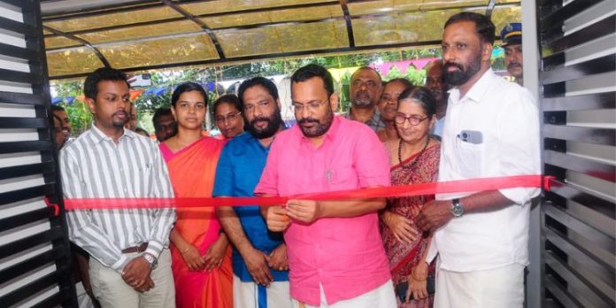 വർക്കല മിനി സിവിൽ സ്റ്റേഷന്റെ രണ്ടാം ഘട്ടം തുറന്നു : നാല് വില്ലേജ് ഓഫീസുകൾ കൂടി സ്മാർട്ടായി വർക്കല മിനി സിവിൽ സ്റ്റേഷന്റെ രണ്ടാം ഘട്ടം തുറന്നു : നാല് വില്ലേജ് ഓഫീസുകൾ കൂടി സ്മാർട്ടായി