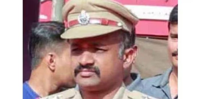 പോലീസ് കസ്റ്റഡിയിൽ നിന്നും മണ്ണുമാന്തി യന്ത്രം കടത്തിയ കേസ്: എസ്ഐ അറസ്റ്റിൽ പോലീസ് കസ്റ്റഡിയിൽ നിന്നും മണ്ണുമാന്തി യന്ത്രം കടത്തിയ കേസ്: എസ്ഐ അറസ്റ്റിൽ