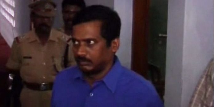കര്ണാടക പോലീസ് തിരയുന്ന പിടികിട്ടാപ്പുള്ളി കോടാലി ശ്രീധരന് കസ്റ്റഡിയില് കര്ണാടക പോലീസ് തിരയുന്ന പിടികിട്ടാപ്പുള്ളി കോടാലി ശ്രീധരന് കസ്റ്റഡിയില്