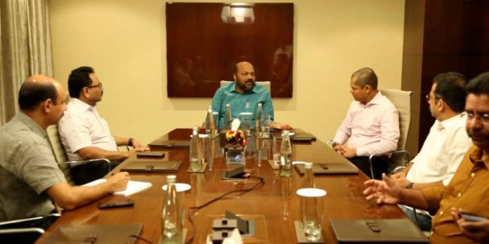രാജ്യത്തിന്റെ എഐ ഹബ്ബാകാന് കൊച്ചി : അന്താരാഷ്ട്ര എഐ ഉച്ചകോടി കൊച്ചിയില് നടത്താന് സംസ്ഥാന സര്ക്കാര് രാജ്യത്തിന്റെ എഐ ഹബ്ബാകാന് കൊച്ചി : അന്താരാഷ്ട്ര എഐ ഉച്ചകോടി കൊച്ചിയില് നടത്താന് സംസ്ഥാന സര്ക്കാര്