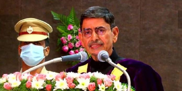 ഗാന്ധിജിയെ ഇകഴ്ത്തി തമിഴ്നാട് ഗവര്ണര് ; വിവാദ പരാമര്ശം ഗാന്ധിജിയെ ഇകഴ്ത്തി തമിഴ്നാട് ഗവര്ണര് ; വിവാദ പരാമര്ശം