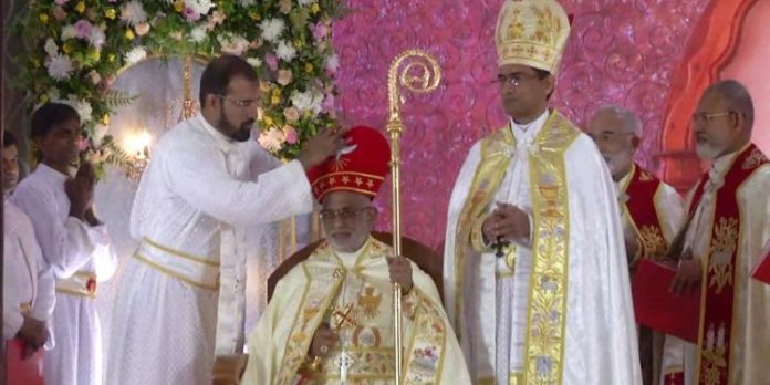 സിറോമലബാർ സഭയുടെ നാഥനായി മാർ റാഫേൽ തട്ടില് സ്ഥാനമേറ്റു സിറോമലബാർ സഭയുടെ നാഥനായി മാർ റാഫേൽ തട്ടില് സ്ഥാനമേറ്റു