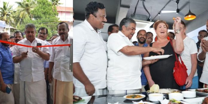 കേരള സീ ഫുഡ് കഫേ’ ആഴാകുളത്ത് ; മത്സ്യഫെഡിന്റെ ആദ്യ റസ്റ്റോറന്റ് മന്ത്രി സജി ചെറിയാൻ ഉദ്ഘാടനം ചെയ്തു കേരള സീ ഫുഡ് കഫേ’ ആഴാകുളത്ത് ; മത്സ്യഫെഡിന്റെ ആദ്യ റസ്റ്റോറന്റ് മന്ത്രി സജി ചെറിയാൻ ഉദ്ഘാടനം ചെയ്തു
