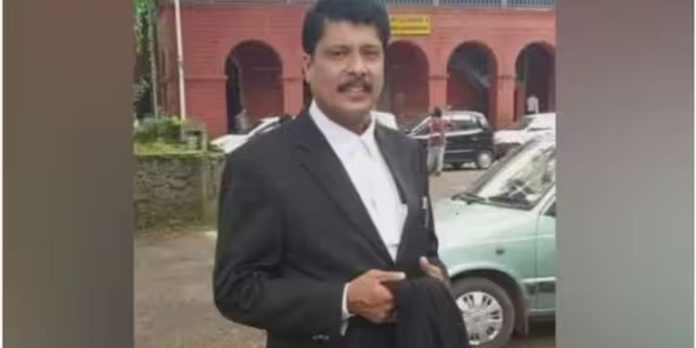 നിയമസഹായം തേടിയെത്തിയ യുവതിയെ പീഡിപ്പിച്ചു ; അഭിഭാഷകനായി ലുക്ക് ഔട്ട് നോട്ടീസ് നിയമസഹായം തേടിയെത്തിയ യുവതിയെ പീഡിപ്പിച്ചു ; അഭിഭാഷകനായി ലുക്ക് ഔട്ട് നോട്ടീസ്