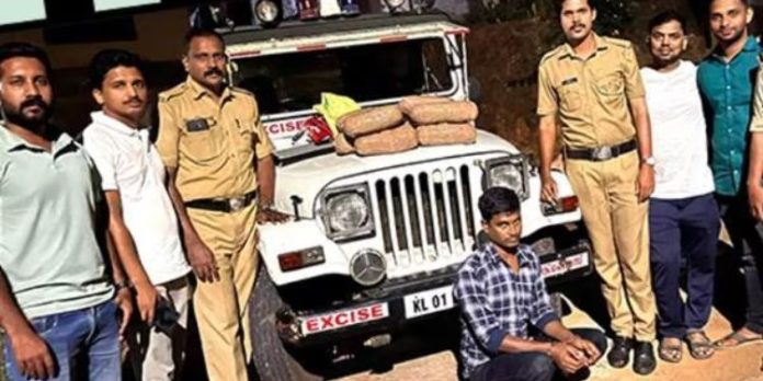മലപ്പുറത്ത് 7 കിലോ കഞ്ചാവ് പിടിച്ചു ; ഇതര സംസ്ഥാന തൊഴിലാളി അറസ്റ്റില് മലപ്പുറത്ത് 7 കിലോ കഞ്ചാവ് പിടിച്ചു ; ഇതര സംസ്ഥാന തൊഴിലാളി അറസ്റ്റില്