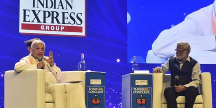 നിയമോപദേശത്തിന് കേരള സര്ക്കാരിന്റെ പ്രതിഫലം : 40 ലക്ഷം രൂപ നല്കിയെന്ന് ഗവര്ണര് നിയമോപദേശത്തിന് കേരള സര്ക്കാരിന്റെ പ്രതിഫലം : 40 ലക്ഷം രൂപ നല്കിയെന്ന് ഗവര്ണര്