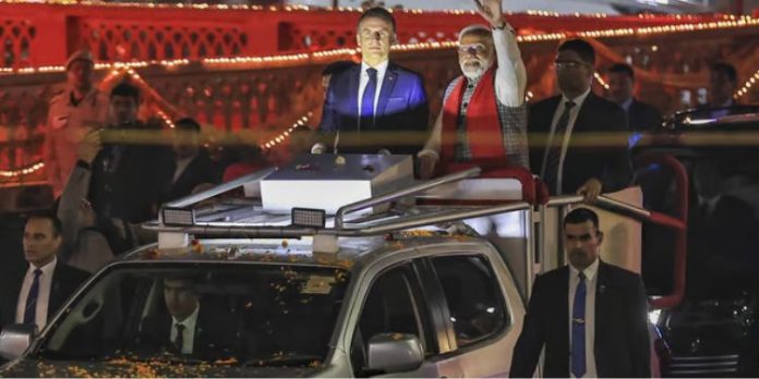 ഫ്രഞ്ച് പ്രസിഡന്റ് മാക്രോൺ ഇന്ത്യയിൽ ; മോദിയുമൊത്ത് ജയ്പുരിൽ റോഡ് ഷോ നടത്തി ഫ്രഞ്ച് പ്രസിഡന്റ് മാക്രോൺ ഇന്ത്യയിൽ ; മോദിയുമൊത്ത് ജയ്പുരിൽ റോഡ് ഷോ നടത്തി