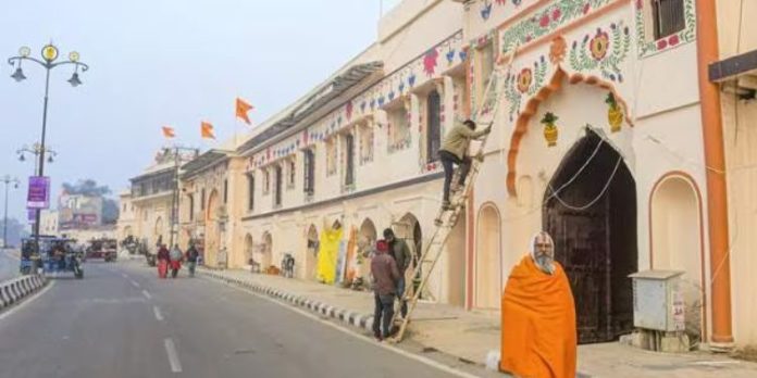 അയോധ്യയില് കനത്ത സുരക്ഷ : 10,000 എഐ കാമറകള് , ക്ഷണമില്ലാത്തവര്ക്കു പ്രവേശന വിലക്ക് അയോധ്യയില് കനത്ത സുരക്ഷ : 10,000 എഐ കാമറകള് , ക്ഷണമില്ലാത്തവര്ക്കു പ്രവേശന വിലക്ക്