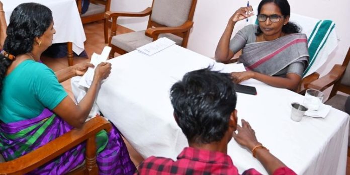 താഴെത്തട്ടിലുള്ള പ്രശ്നങ്ങള് പരിഹരിക്കുന്നതിന് ; ജാഗ്രതാ സമിതി ഇടപെടൽ ഫലപ്രദം : വി. ആർ. മഹിളാമണി താഴെത്തട്ടിലുള്ള പ്രശ്നങ്ങള് പരിഹരിക്കുന്നതിന് ; ജാഗ്രതാ സമിതി ഇടപെടൽ ഫലപ്രദം : വി. ആർ. മഹിളാമണി