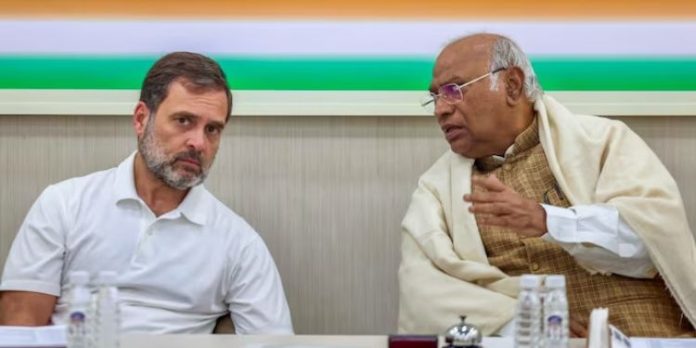 ലോക്സഭാ തെരഞ്ഞെടുപ്പ് : 255 സീറ്റില് കോണ്ഗ്രസ് ഒറ്റയ്ക്ക് മത്സരിച്ചേക്കും ലോക്സഭാ തെരഞ്ഞെടുപ്പ് : 255 സീറ്റില് കോണ്ഗ്രസ് ഒറ്റയ്ക്ക് മത്സരിച്ചേക്കും